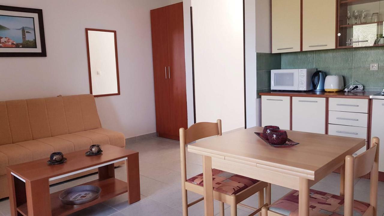 Apartmani Lazarevic ルスティサ エクステリア 写真